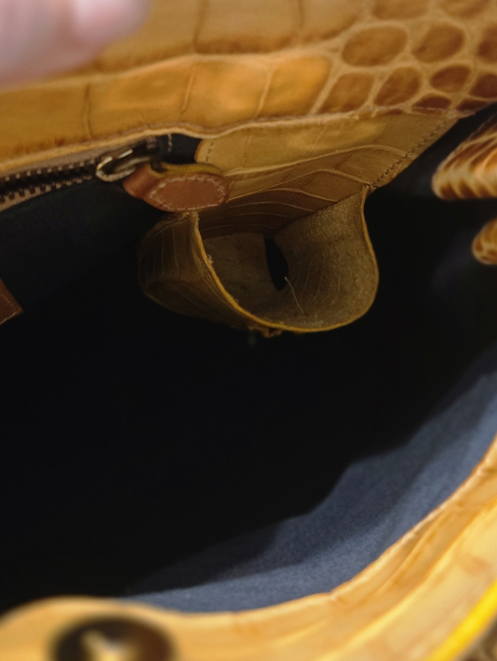 Vintage Dooney & Bourke Croc Embossed Leather Satchel – Made in Italy - Picture 7 of 11